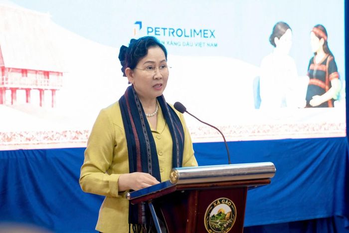 Ủy viên TƯ Đảng, Phó Chủ tịch Ủy ban Trung ương MTTQ Việt Nam, Chủ tịch Hội LHPN Việt Nam Lê Thị Thủy phát biểu tại chương trình.