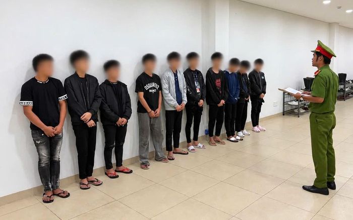 15 bị can về hành vi “Gây rối trật tự công cộng”