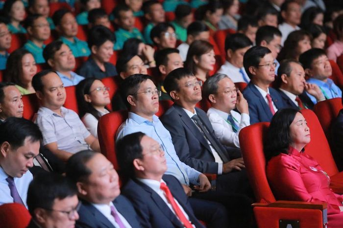 Các đại biểu dự Lễ tôn vinh và trao Danh hiệu Nông dân Việt Nam xuất sắc 40 năm Đổi mới năm 2026