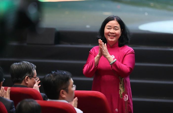 Bà Bùi Thị Minh Hoài, Ủy viên Bộ Chính trị, Bí thư Trung ương Đảng, Bí thư Đảng ủy Mặt trận Tổ quốc, các đoàn thể Trung ương, Chủ tịch UBTƯ MTTQ Việt Nam, tham dự lễ trao giải