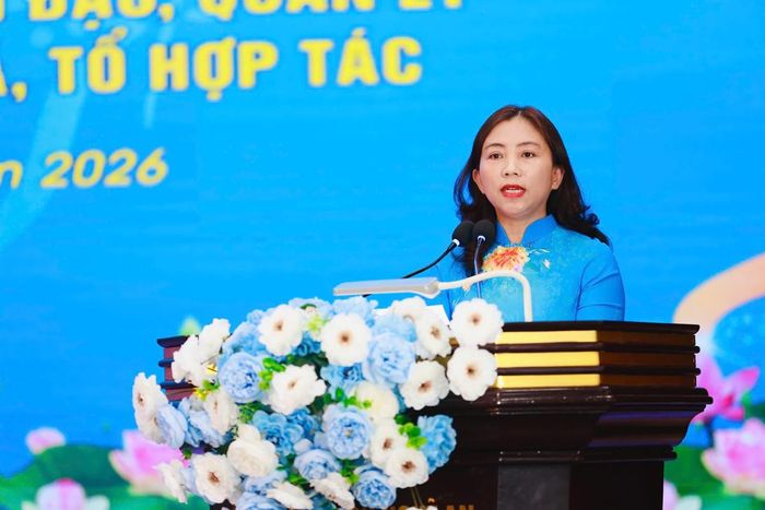 Bà Hoàng Thị Thu Hiền, Chủ tịch Hội LHPN tỉnh Nghệ An, phát biểu khai mạc hội nghị. Ảnh: Mai Hoa
