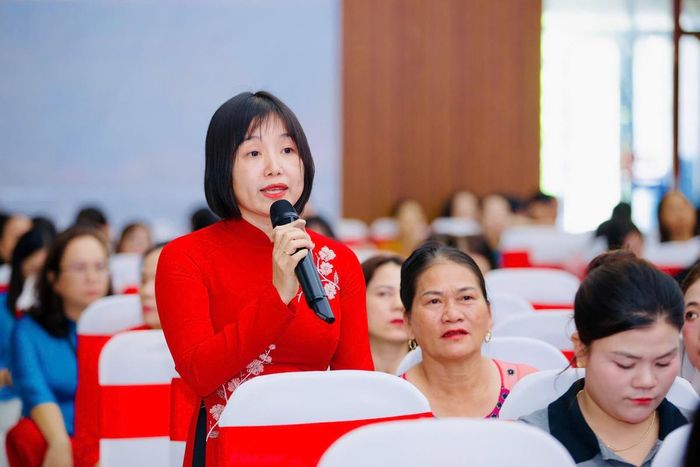 Đại biểu kiến nghị tại hội nghị. Ảnh: Mai Hoa