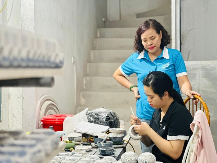 Cán bộ chi hội của Hội LHPN xã Bát Tràng thường xuyên gặp gỡ hội viên để tiếp nhận tâm tư, nguyện vọng