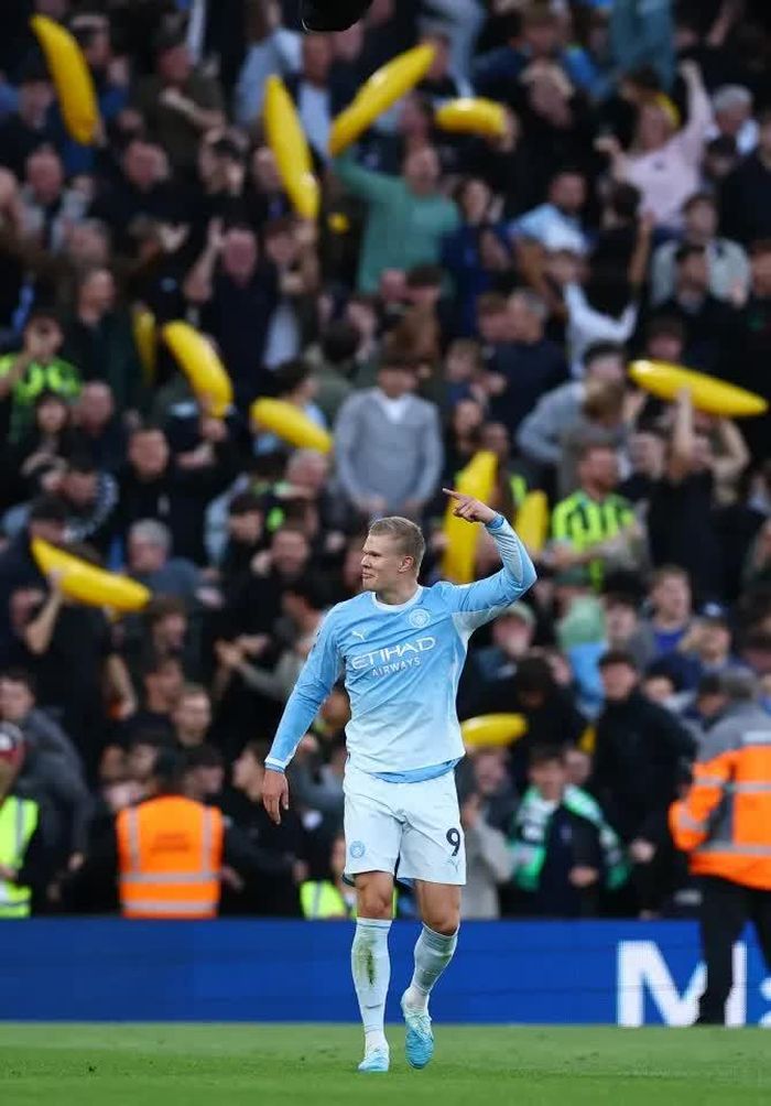 Haaland mở tỷ số cho Man City. Ảnh: Reuters