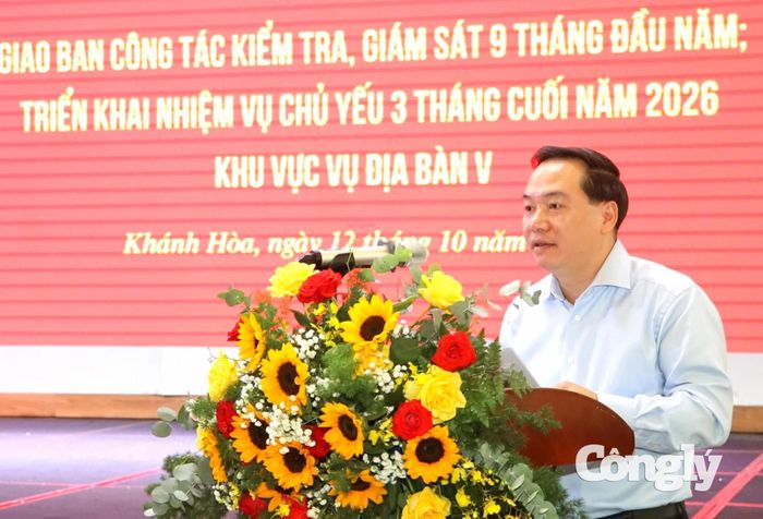 Phó Bí thư Thường trực Tỉnh ủy Khánh Hòa Hồ Xuân Trường phát biểu tại hội nghị.