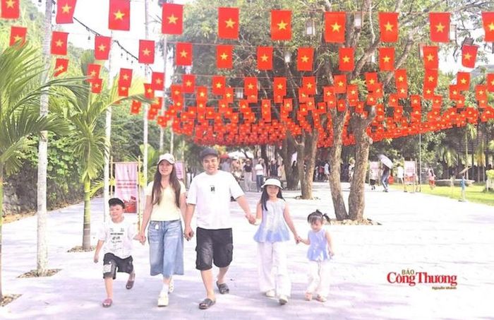 Bộ Nội vụ vừa có Thông báo số 11483/TB-BNV về việc nghỉ Tết Âm lịch và nghỉ lễ Quốc khánh năm 2027.