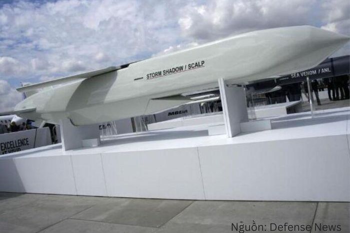 Tên lửa hành trình Storm Shadow. Nguồn: Defense News.