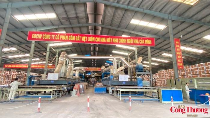 Tổ hợp Công ty Cổ phần Gốm Đất Việt là một trong những doanh nghiệp tiêu biểu quan tâm đời sống cán bộ, công nhân viên và người lao động cũng như công tác an sinh xã hội tại Quảng Ninh.