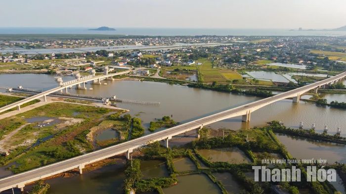 Các chi tiết kỹ thuật được bố trí đồng bộ, góp phần hoàn thiện công năng của công trình, đáp ứng yêu cầu khai thác, thoát nước và tổ chức giao thông trên cầu.