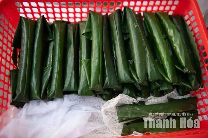 Thức quà bánh răng bừa của làng quê xứ Thanh gợi nhắc về sự tảo tần, khéo léo của những người bà, người mẹ.