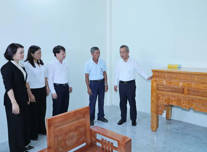 Ngôi nhà tình nghĩa vừa được xây dựng trao tặng cho bà Đỗ Thị Mơ.