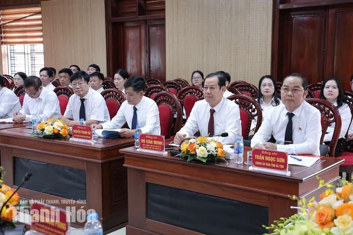 Các đại biểu dự hội nghị.