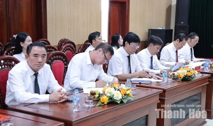 Các đại biểu dự hội nghị.