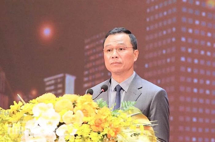 Chủ tịch UBND tỉnh Tô Anh Dũng phát biểu tại lễ tôn vinh.