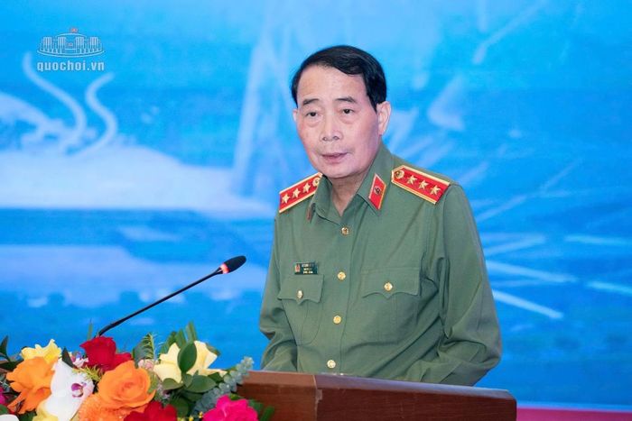 Thượng tướng Lê Quốc Hùng, Ủy viên Ban Chấp hành Trung ương Đảng, Phó Bí thư Đảng ủy Công an Trung ương, Thứ trưởng Bộ Công an phát biểu tại hội nghị. Ảnh: Cổng thông tin điện tử Quốc hội.