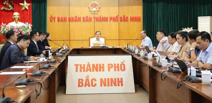  Đại biểu dự buổi làm việc về phát triển du lịch, văn hóa và kinh tế sáng tạo thành phố Bắc Ninh. 