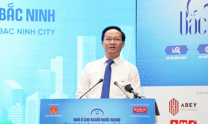 Đồng chí Phạm Văn Thịnh phát biểu khai mạc hội thảo.