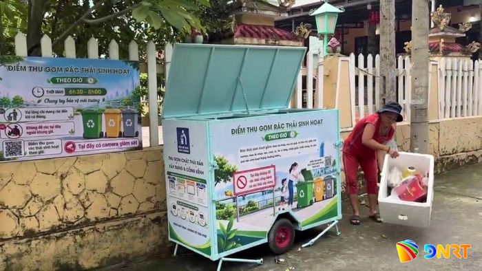 Các điểm đặt thùng rác theo giờ đã được đưa lên bản đồ số để người dân nắm bắt vị trí, khung giờ thải bỏ rác. Ảnh: HOÀNG HIỆP