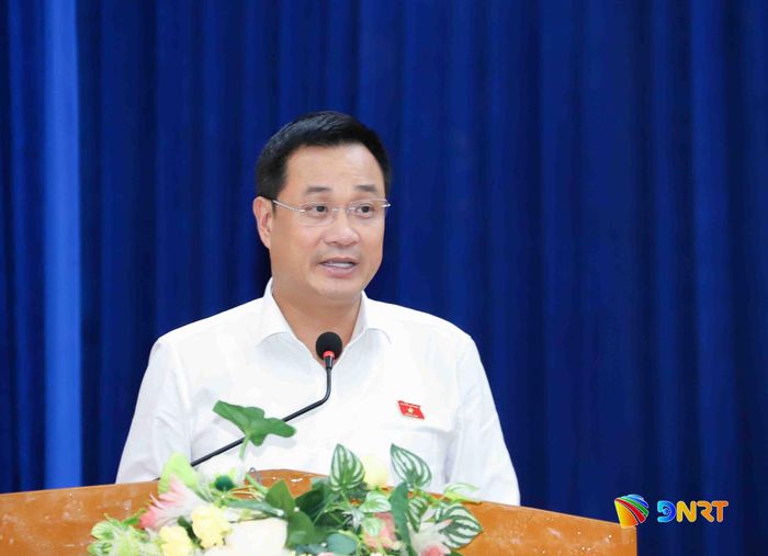 Bí thư Thành ủy Lê Ngọc Quang phát biểu tại buổi tiếp xúc cử tri. Ảnh: NGỌC PHÚ