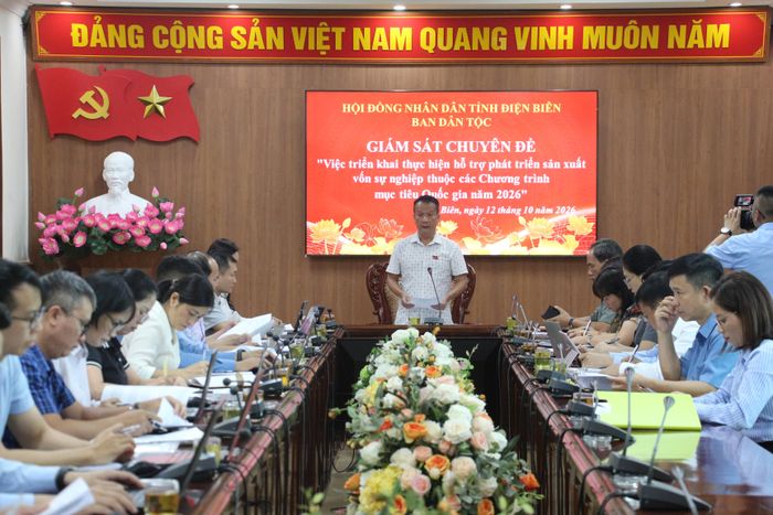 Trưởng ban Dân tộc Mùa Thanh Sơn thống nhất các nội dung tại buổi làm việc.