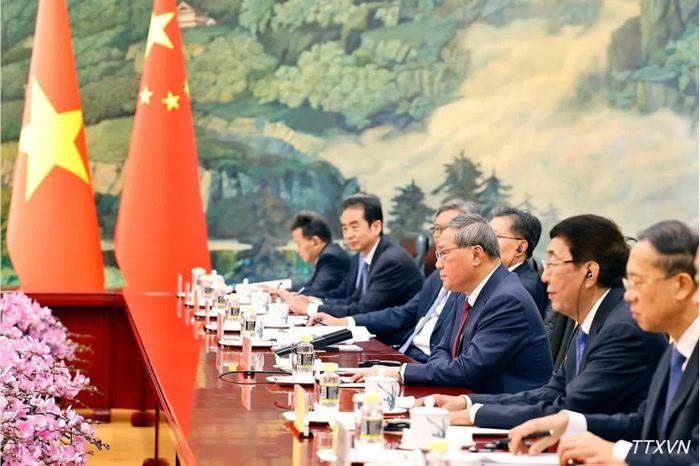 Thủ tướng Trung Quốc Lý Cường phát biểu tại cuộc hội kiến Chủ tịch Quốc hội Trần Thanh Mẫn. Ảnh: TTXVN