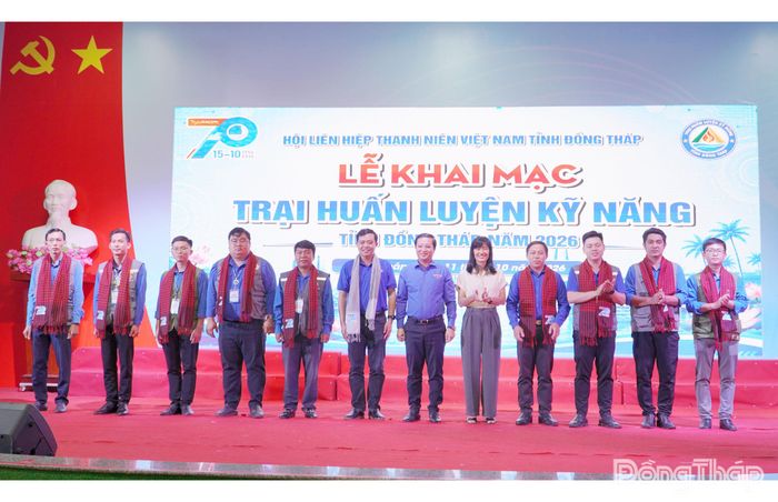 Các thành viên Ban Giám khảo đồng hành cùng Trại Huấn luyện kỹ năng tỉnh Đồng Tháp năm 2026.