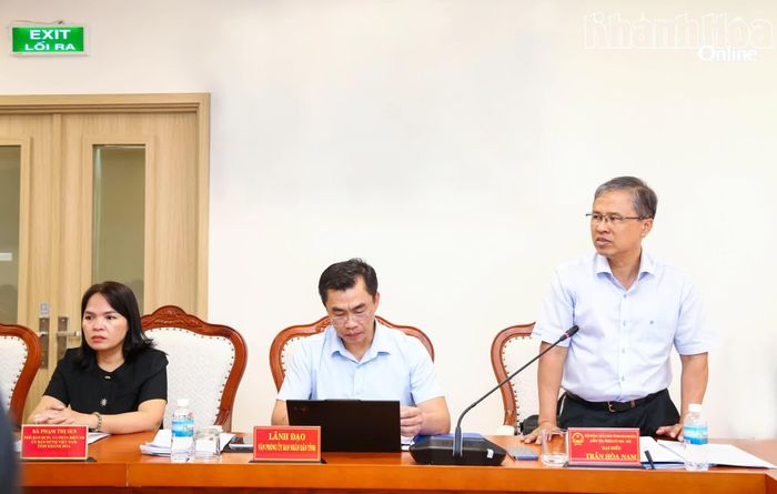 Đồng chí Trần Hòa Nam phát biểu tại buổi làm việc.