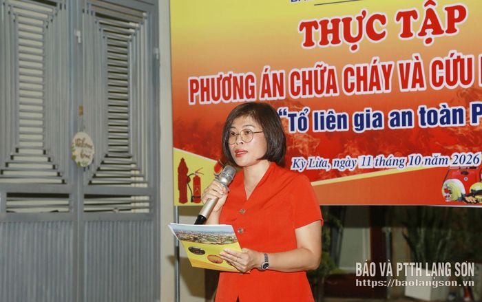 Phó Chủ tịch UBND, Trưởng Ban Chỉ đạo PCCC và CNCH phường Kỳ Lừa phát biểu chỉ đạo rút kinh nghiệm sau thực tập phương án