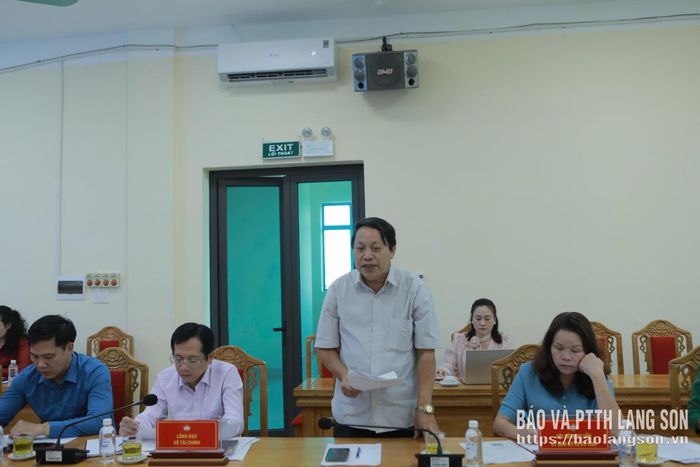Chủ nhiệm Hội đồng Tư vấn về Văn hóa - Xã hội của Ủy ban MTTQ Việt Nam tỉnh phát biểu tại hội nghị