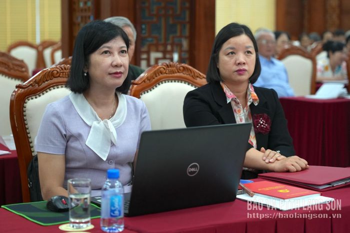 Các đại biểu dự hội nghị