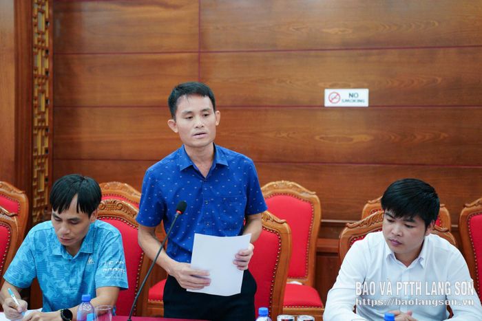 Đại diện cơ quan báo chí Trung ương đóng trên địa bàn phát biểu tham luận tại hội thảo