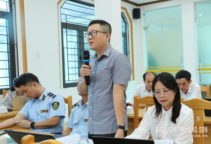 Đại diện Phòng Quản lý năng lượng, Sở Công Thương phát biểu ý kiến tại hội nghị