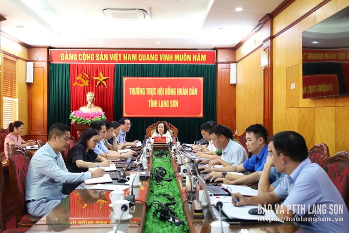 Các đại biểu dự buổi làm việc
