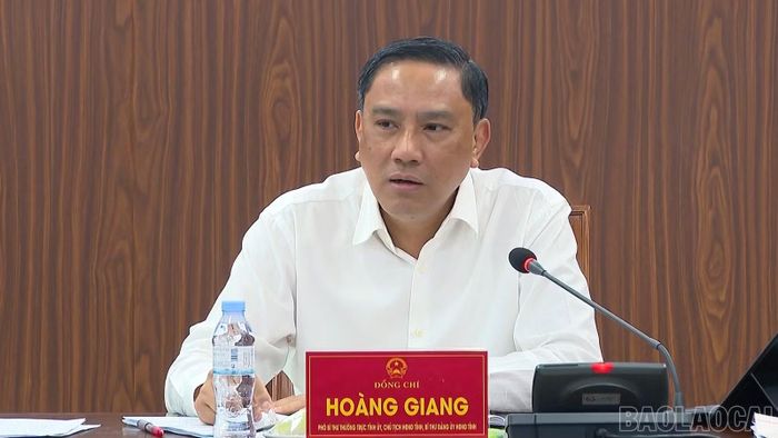 Đồng chí Hoàng Giang - Phó Bí thư Thường trực Tỉnh ủy, Chủ tịch HĐND tỉnh kết luận phiên họp.