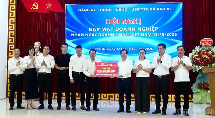 Các doanh nghiệp ủng hộ kinh phí cho xã Bảo Ái thực hiện chuyển đổi số và xây dựng nông thôn mới năm 2026.