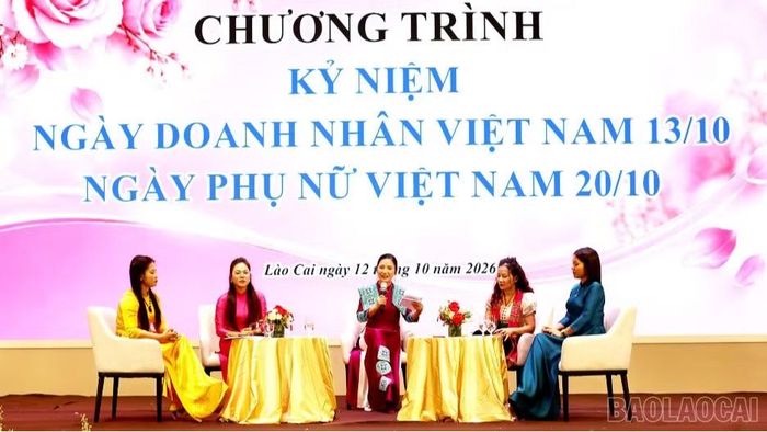  Các nữ doanh nhân tiêu biểu giao lưu tại chương trình tọa đàm. 