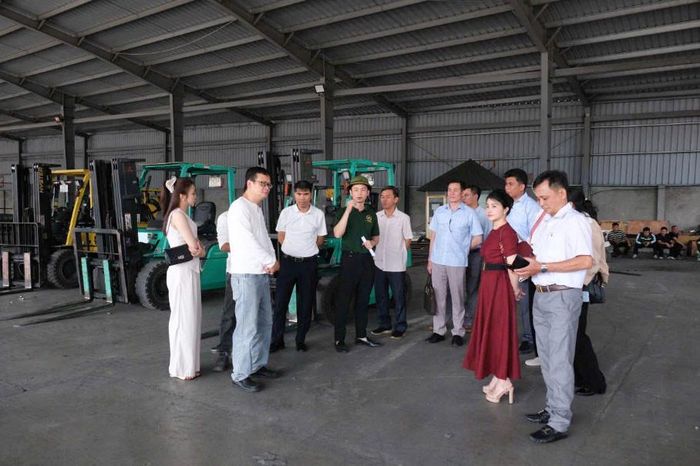 Làm việc tại Công ty Cổ phần Hữu nghị Xuân Cương