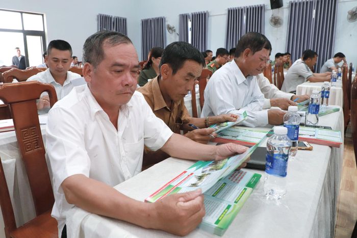 Sở Ngoại vụ đã biên soạn, thiết kế, in ấn và phát hành 32.000 tờ gấp tuyên truyền bảo vệ biên giới đất liền, biển đảo phát trực tiếp đến Nhân dân và thông qua các chương trình, hội nghị