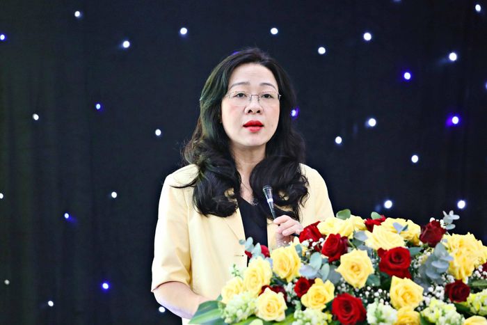 Bà Nguyễn Thị Thu Hòe, Phó Cục trưởng Cục Kiểm tra văn bản và Tổ chức thi hành pháp luật - Bộ Tư pháp phát biểu khai mạc buổi tọa đàm