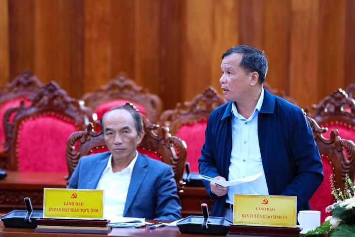 Phó Trưởng Ban Tuyên giáo Tỉnh ủy Lâm Đồng Lê Minh Quang trao đổi về đặc thù thực hiện Nghị quyết số 35-NQ/TW tại địa phương