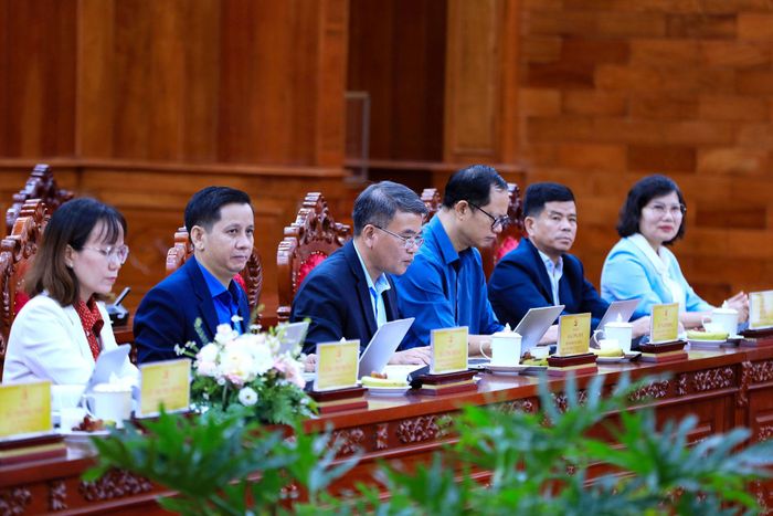 Đoàn công tác của Học viện Chính trị khu vực II bày tỏ đồng tình với trao đổi của lãnh đạo tỉnh Lâm Đồng tại buổi làm việc