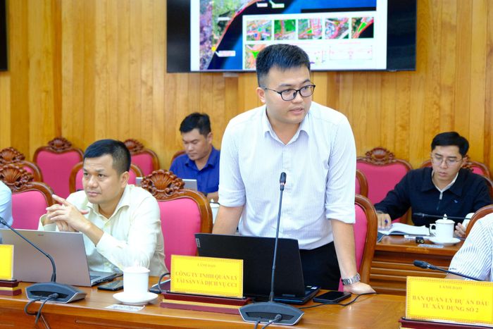 Ông Đỗ Trọng Khôi, Phó Phòng Đầu tư Công ty CC1 báo cáo tiến độ thực hiện dự án