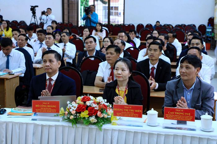 Các đại biểu và học viên Lớp Cao cấp LLCT K77.B01 bày tỏ thống nhất cao với phát biểu chỉ đạo của Phó Bí thư Tỉnh ủy Lâm Đồng Bùi Thắng