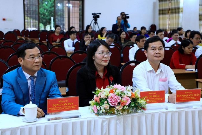 Các đại biểu dự lễ khai giảng Lớp Cao cấp LLCT K77.B01 Tỉnh ủy Lâm Đồng