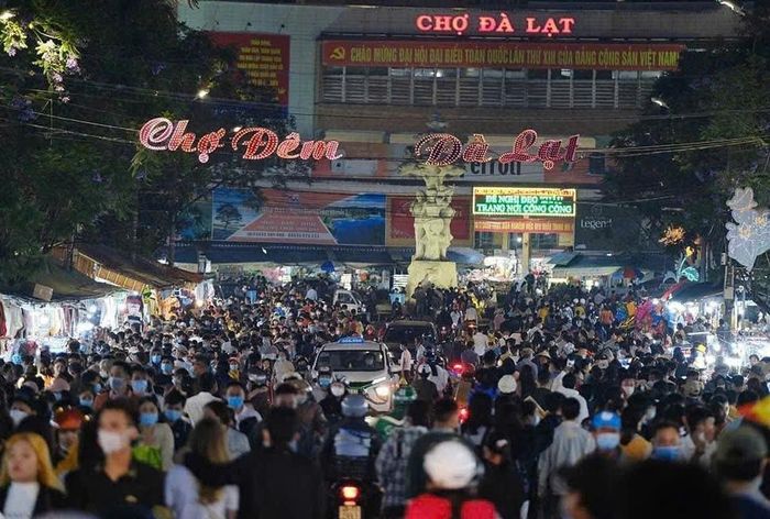 Chợ đêm Đà Lạt thu hút du khách về đêm