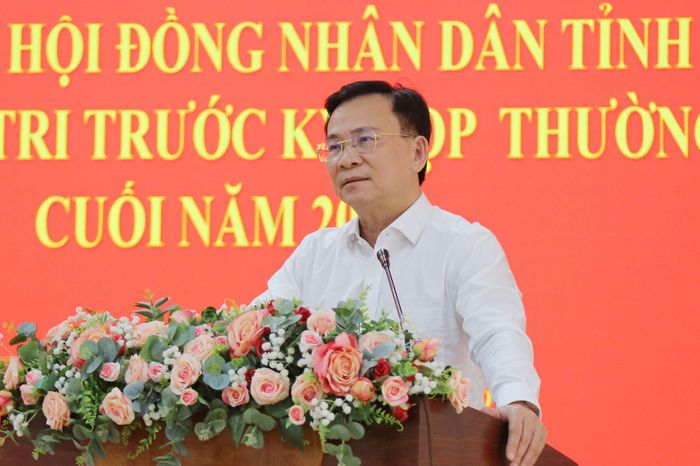 Ủy viên Ban Chấp hành Trung ương Đảng, Phó Bí thư Tỉnh ủy, Chủ tịch UBND tỉnh Hồ Văn Mười giao các sở, ngành, địa phương sớm hoàn thiện và trả lời các kiến nghị cho cử tri trong thời gian sớm nhất