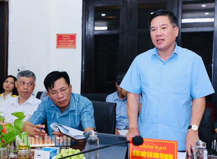 Đồng chí Bùi Xuân Diệu, Phó Giám đốc Sở Nông nghiệp và Môi trường phát biểu tại buổi khảo sát.