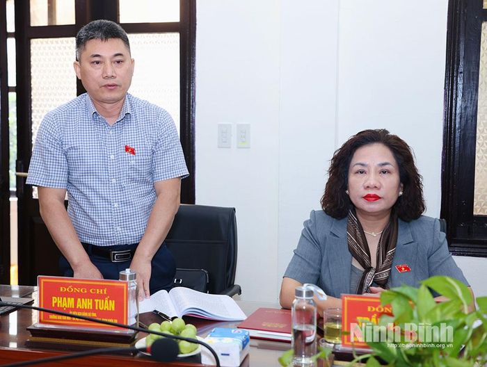Đồng chí Phạm Anh Tuấn, Tỉnh ủy viên, Trưởng Ban Văn hoá-Xã hội HĐND tỉnh, ĐBQH khoá XVI phát biểu tại buổi khảo sát.