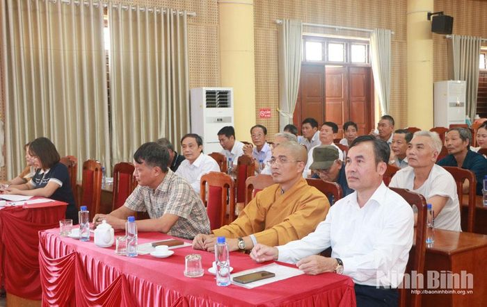 Các đại biểu dự chương trình.