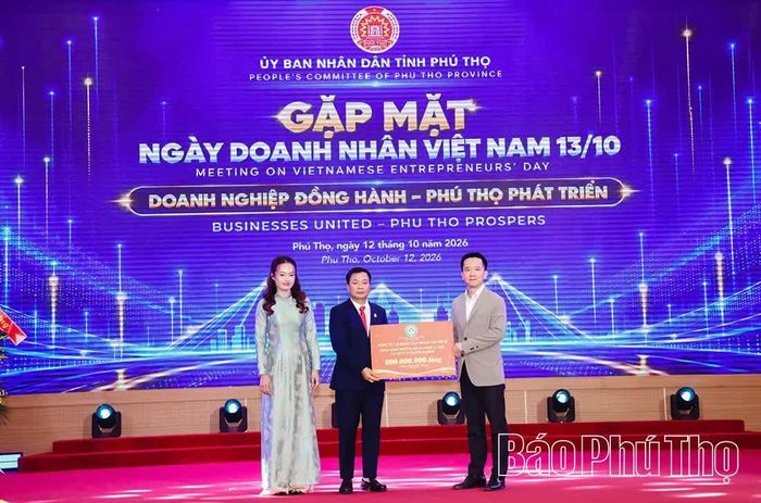 Các doanh nghiệp ủng hộ an sinh xã hội và quỹ vì người nghèo tại chương trình.